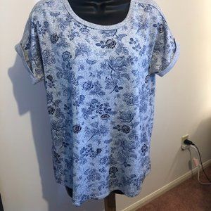 Women's Lucky Brand top, size LARGE, short sleeve.